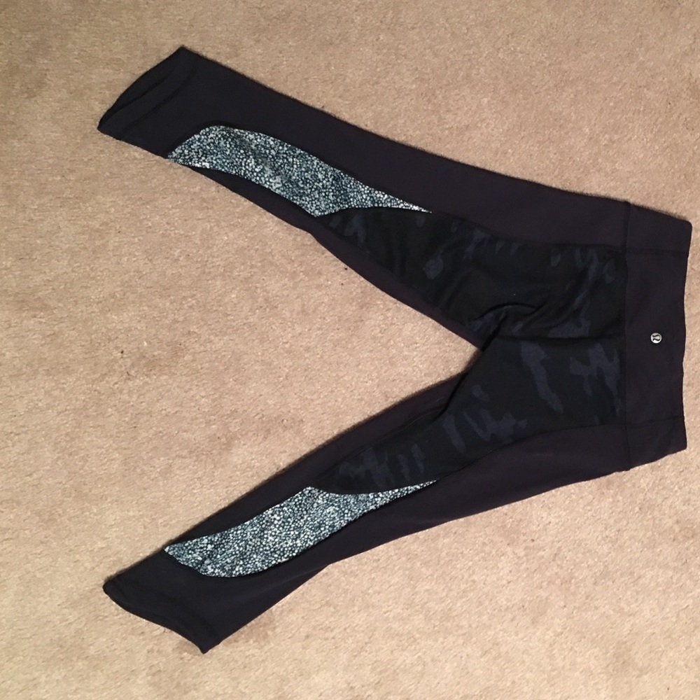 Lululemon crops - Picture 2 of 2